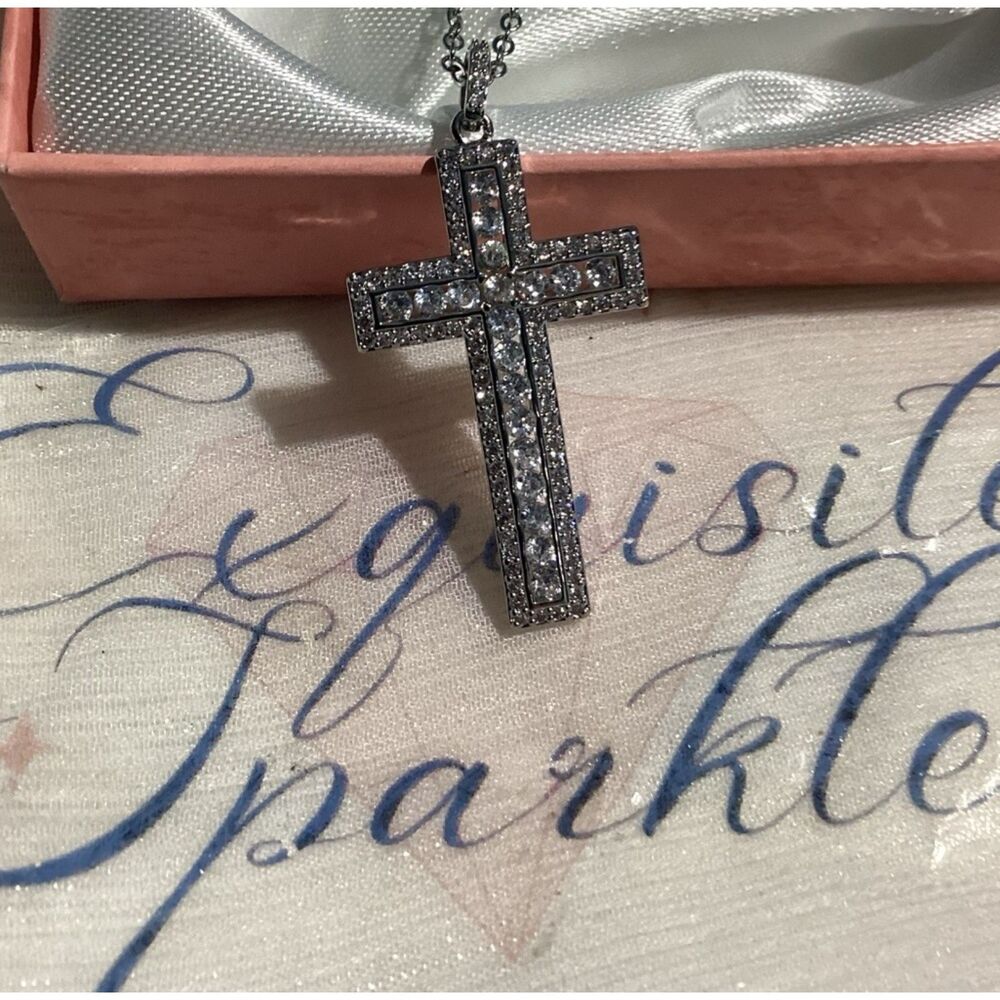 ✝️ Beautiful Sparkling Zircon Cross Pendant Necklace - Picture 14 of 16